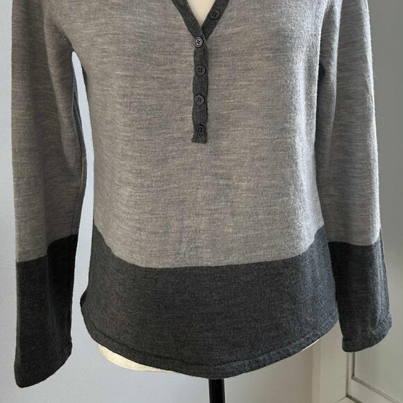 Max Studio 100% Extrafine Merino Wool Two-Tone Henley Sweater in Gray – US XL - Picture 4 of 11